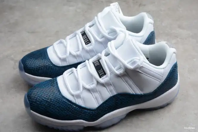 Cheap MAX Snakeskin Blue Navy CD6846-102 Low Jordan Air 11 0413